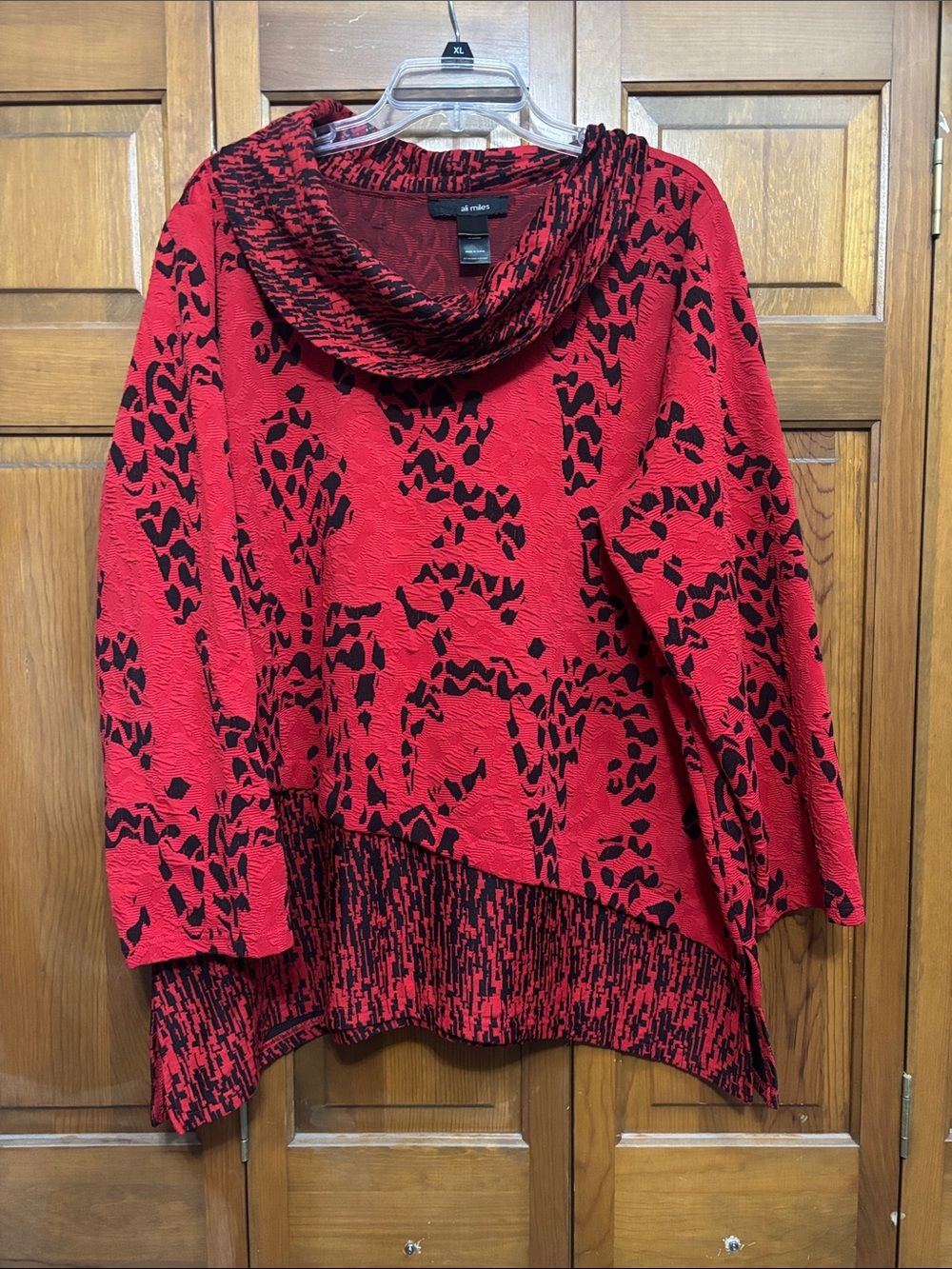 Ali Miles Red and Black Cowl-Neck Animal-Print Sweater